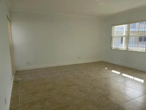 1481 S Ocean Boulevard Lauderdale By The Sea FL 33062