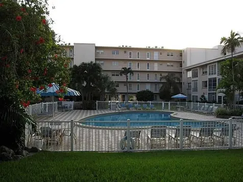 1481 S Ocean Boulevard Lauderdale By The Sea FL 33062