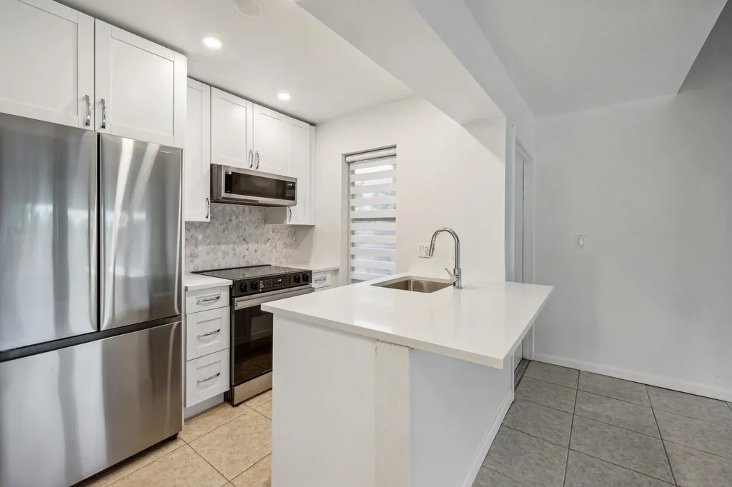 410 SE 13th Street Fort Lauderdale FL 33316