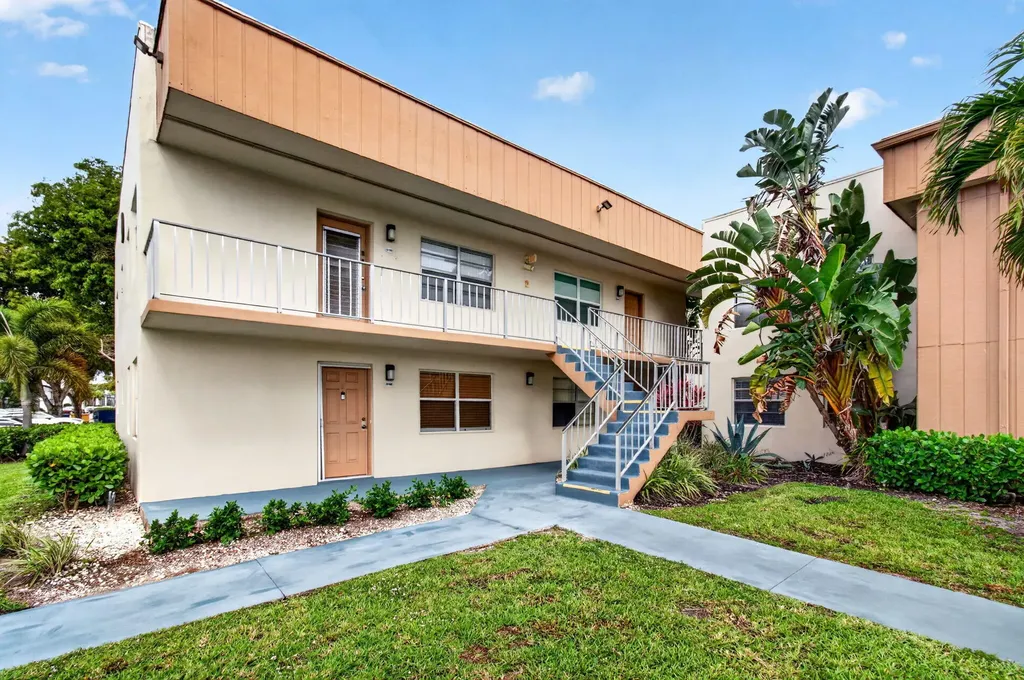 190 Piedmont D Delray Beach FL 33484