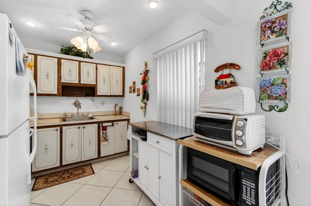 190 Piedmont D Delray Beach FL 33484
