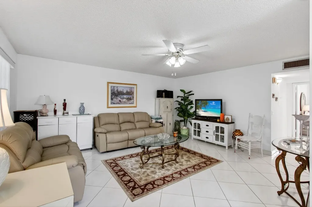 190 Piedmont D Delray Beach FL 33484