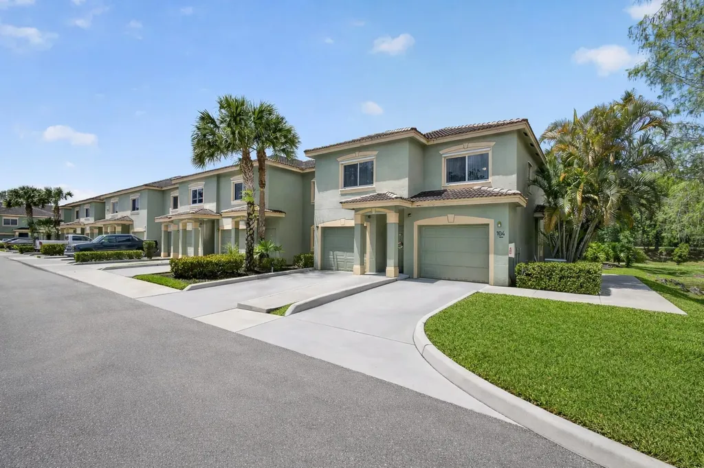 310 Crestwood Circle Royal Palm Beach FL 33411