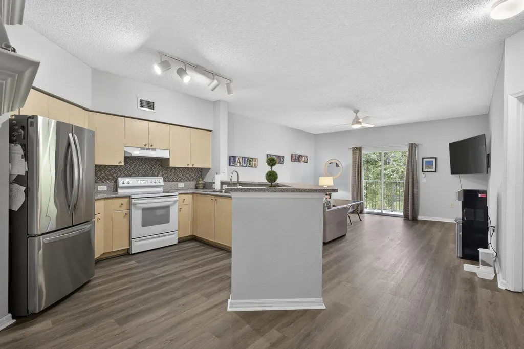 310 Crestwood Circle Royal Palm Beach FL 33411