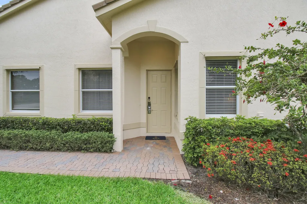 9015 Sand Shot Way Port St Lucie FL 34986