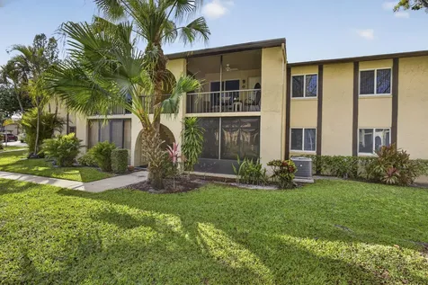 301 Pine Ridge Circle Greenacres FL 33463