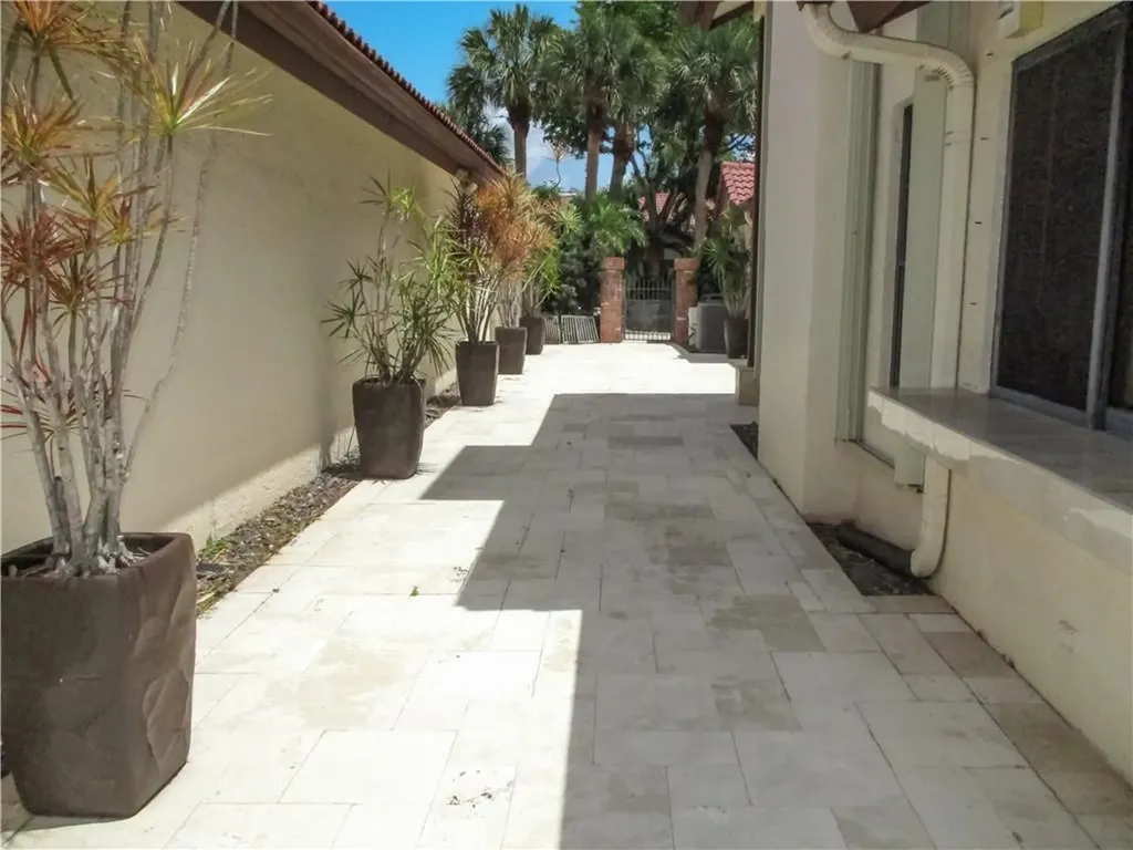 21723 Club Villa Terrace Boca Raton FL 33433