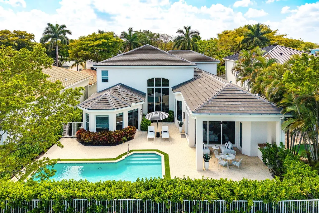 16032 Bristol Isle Way Delray Beach FL 33446