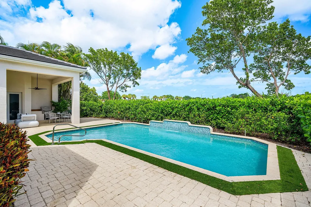 16032 Bristol Isle Way Delray Beach FL 33446