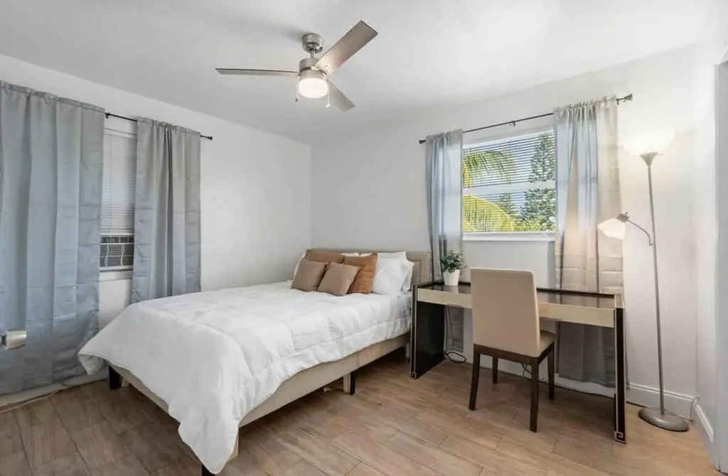 1501 N Federal Highway Lake Worth Beach FL 33460