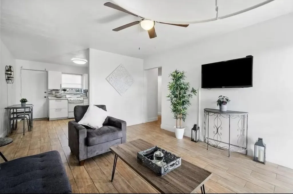 1501 N Federal Highway Lake Worth Beach FL 33460