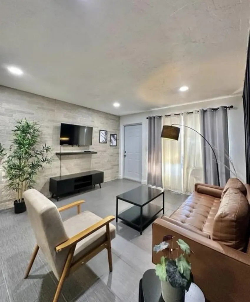 1501 N Federal Highway Lake Worth Beach FL 33460
