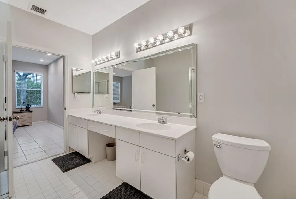 9998 Seacrest Circle Boynton Beach FL 33437
