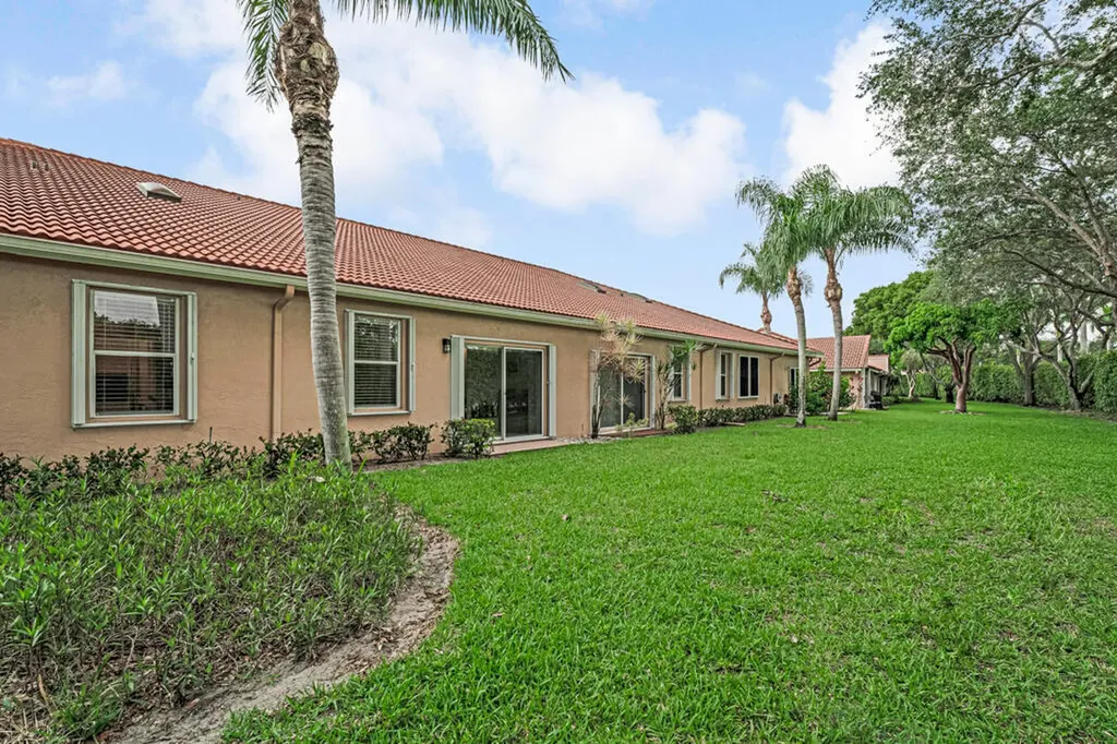 9998 Seacrest Circle Boynton Beach FL 33437