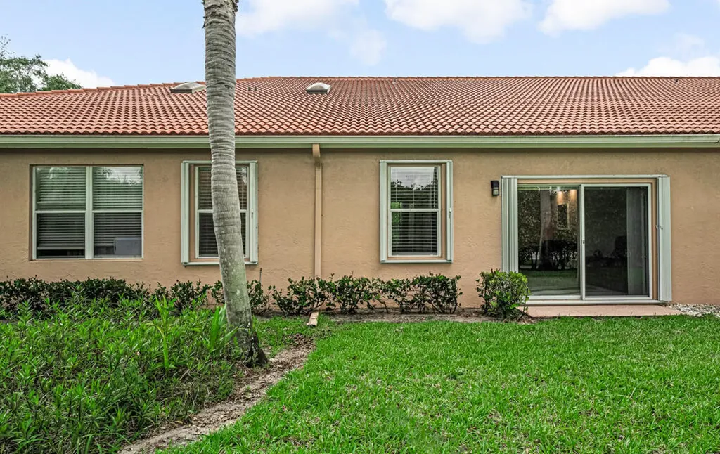 9998 Seacrest Circle Boynton Beach FL 33437