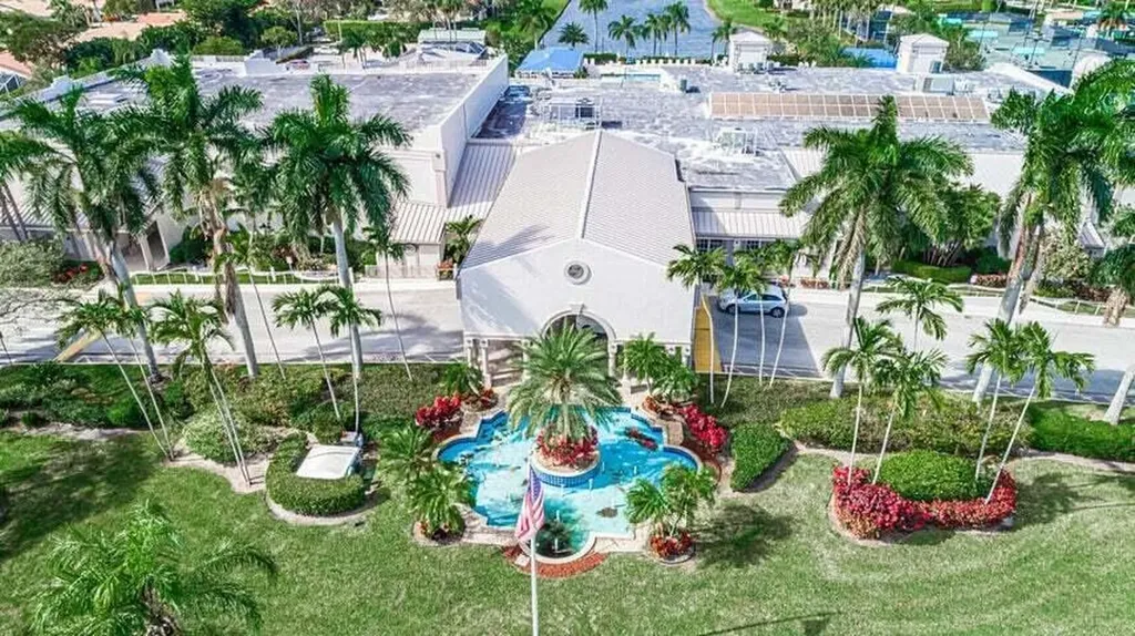 9998 Seacrest Circle Boynton Beach FL 33437
