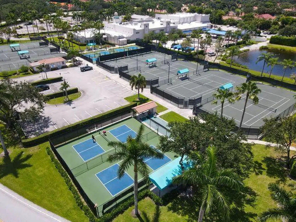 9998 Seacrest Circle Boynton Beach FL 33437