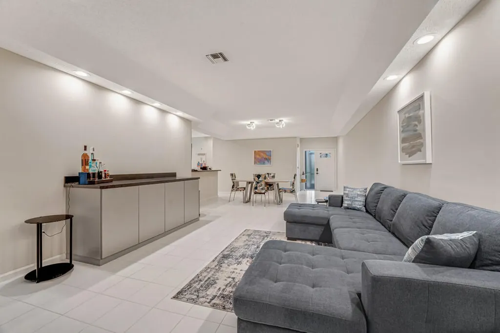 9998 Seacrest Circle Boynton Beach FL 33437