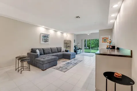 9998 Seacrest Circle Boynton Beach FL 33437