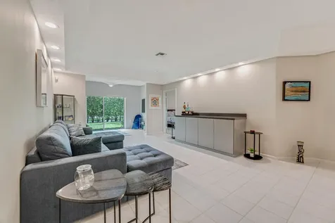 9998 Seacrest Circle Boynton Beach FL 33437