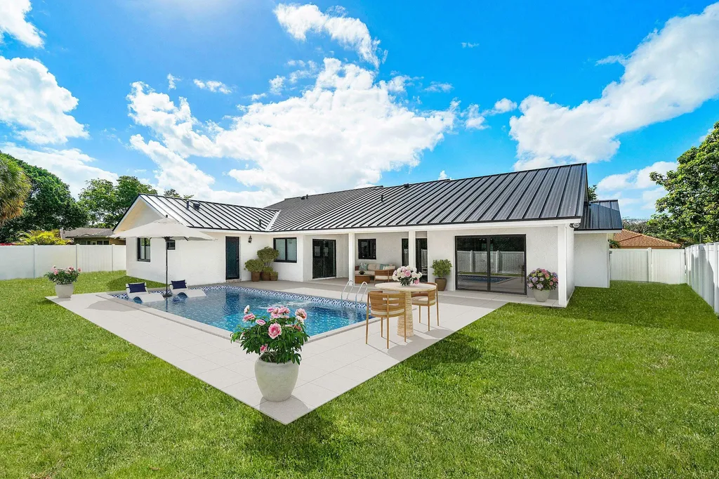 3527 SW 23rd Street Delray Beach FL 33445