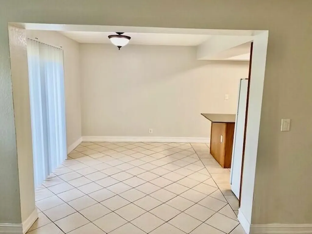 605 SW 1st Court Boynton Beach FL 33435