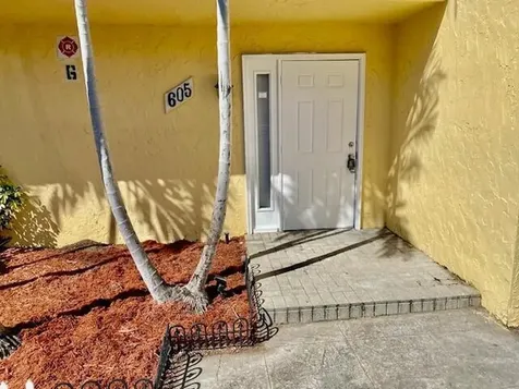 605 SW 1st Court Boynton Beach FL 33435