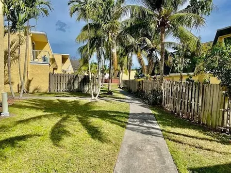 605 SW 1st Court Boynton Beach FL 33435
