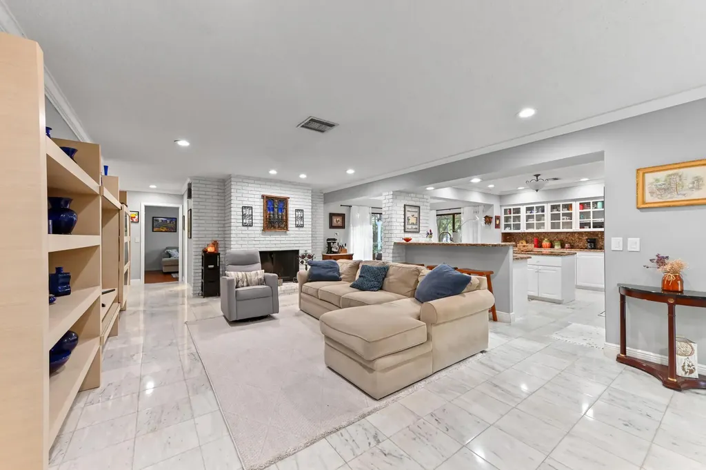 9351 NW 44th Place Coral Springs FL 33065