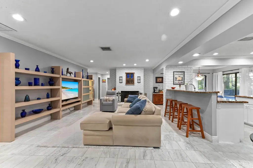 9351 NW 44th Place Coral Springs FL 33065