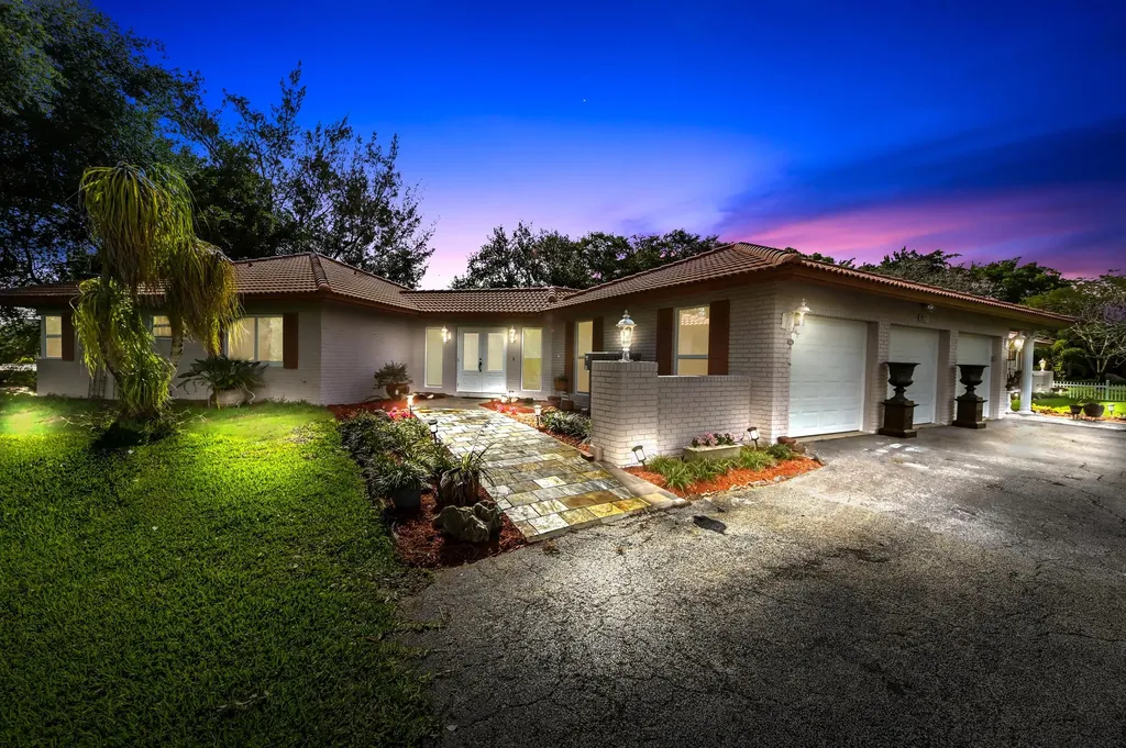 9351 NW 44th Place Coral Springs FL 33065