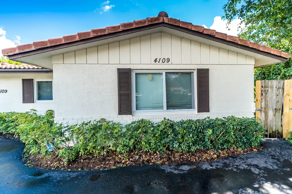 4109 Riverside Drive Coral Springs FL 33065