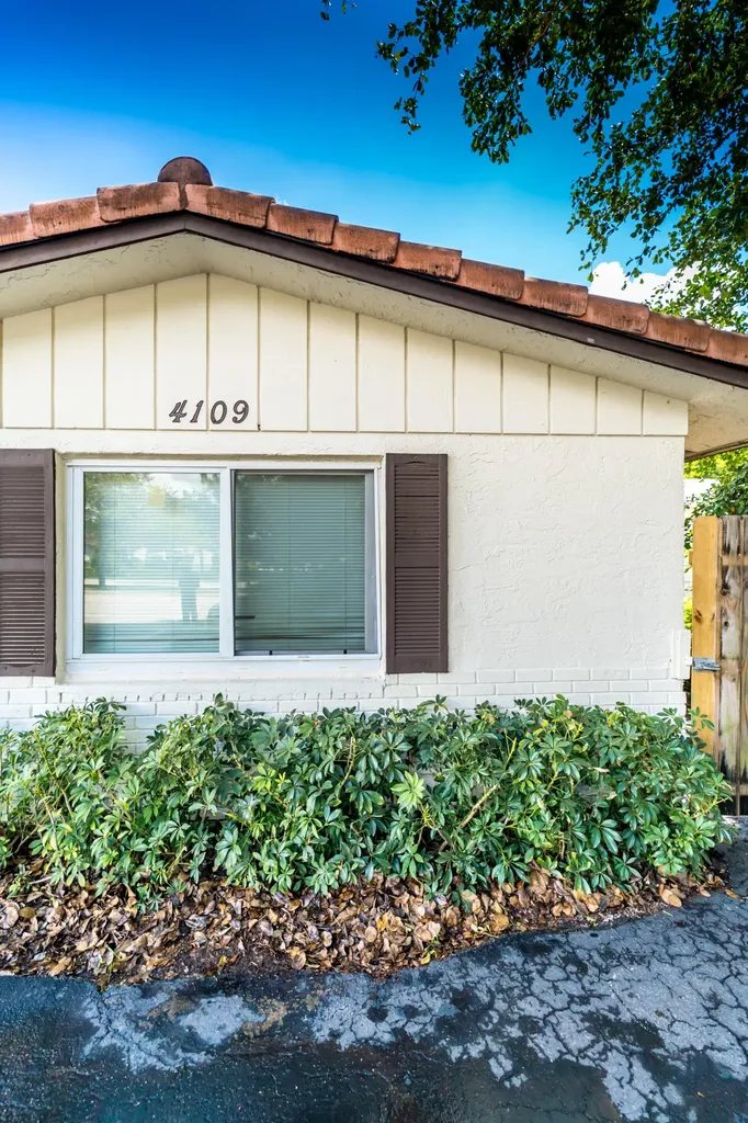 4109 Riverside Drive Coral Springs FL 33065