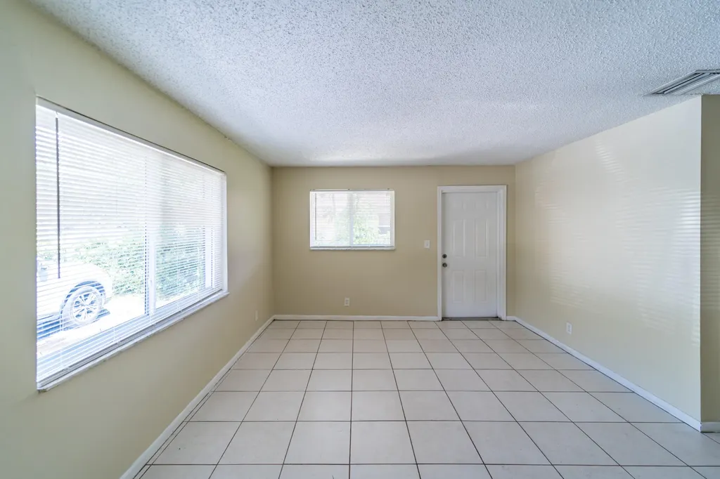 4109 Riverside Drive Coral Springs FL 33065