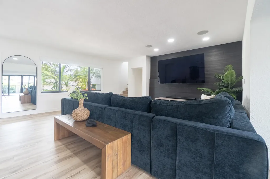 2878 NE 26th Street Fort Lauderdale FL 33305