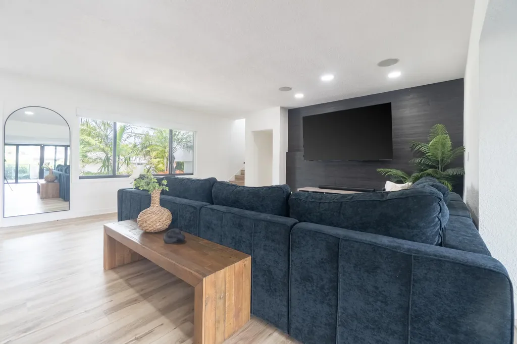 2878 NE 26th Street Fort Lauderdale FL 33305