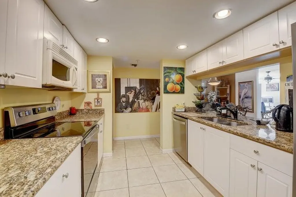 1915 Lavers Circle Delray Beach FL 33444