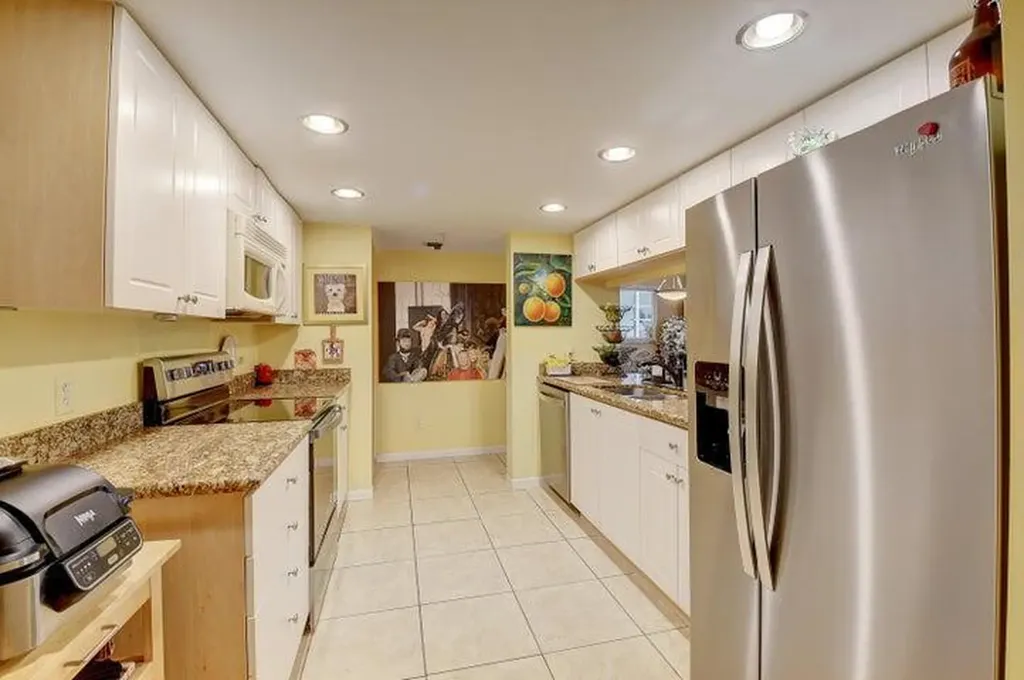 1915 Lavers Circle Delray Beach FL 33444