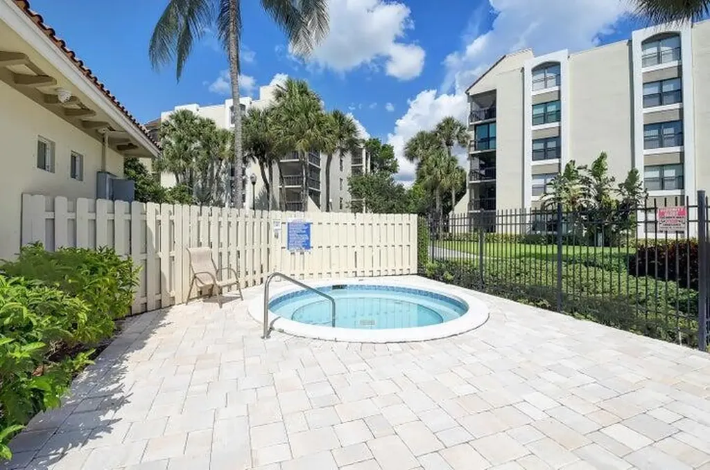 1915 Lavers Circle Delray Beach FL 33444