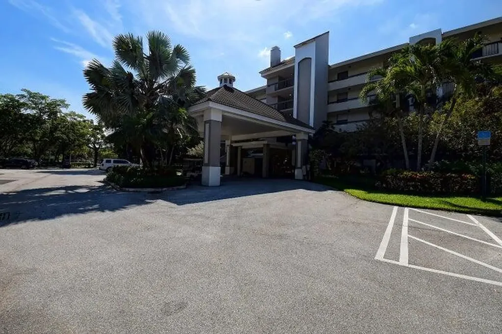1915 Lavers Circle Delray Beach FL 33444