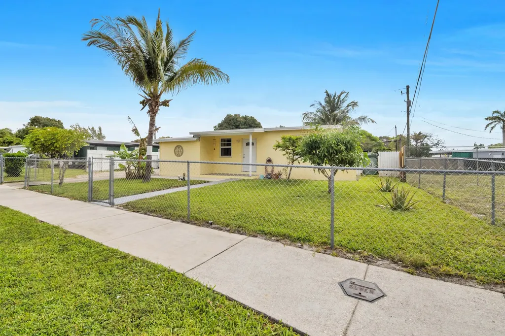 5178 NE 15th Terrace Pompano Beach FL 33064