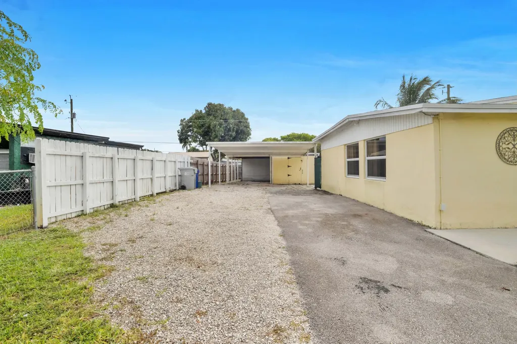 5178 NE 15th Terrace Pompano Beach FL 33064