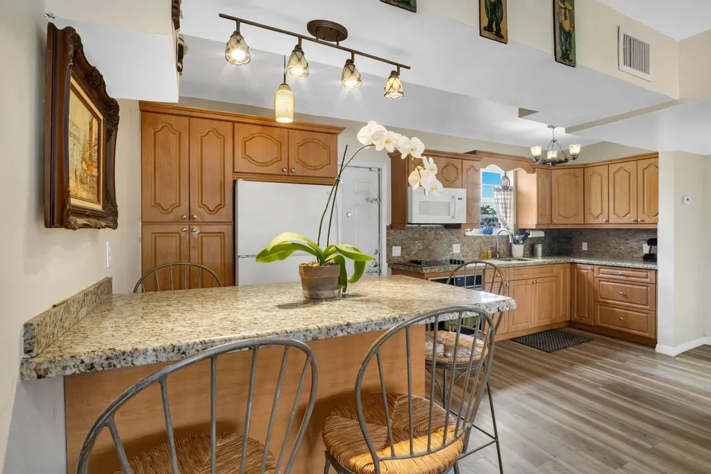 5178 NE 15th Terrace Pompano Beach FL 33064
