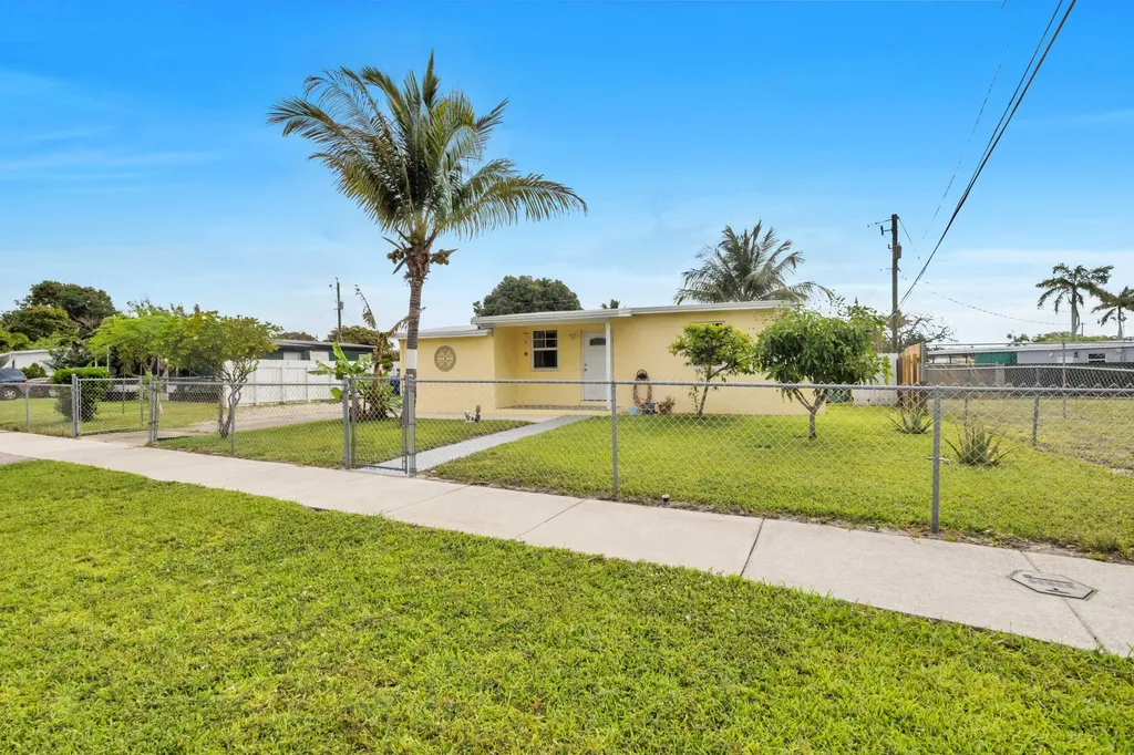 5178 NE 15th Terrace Pompano Beach FL 33064