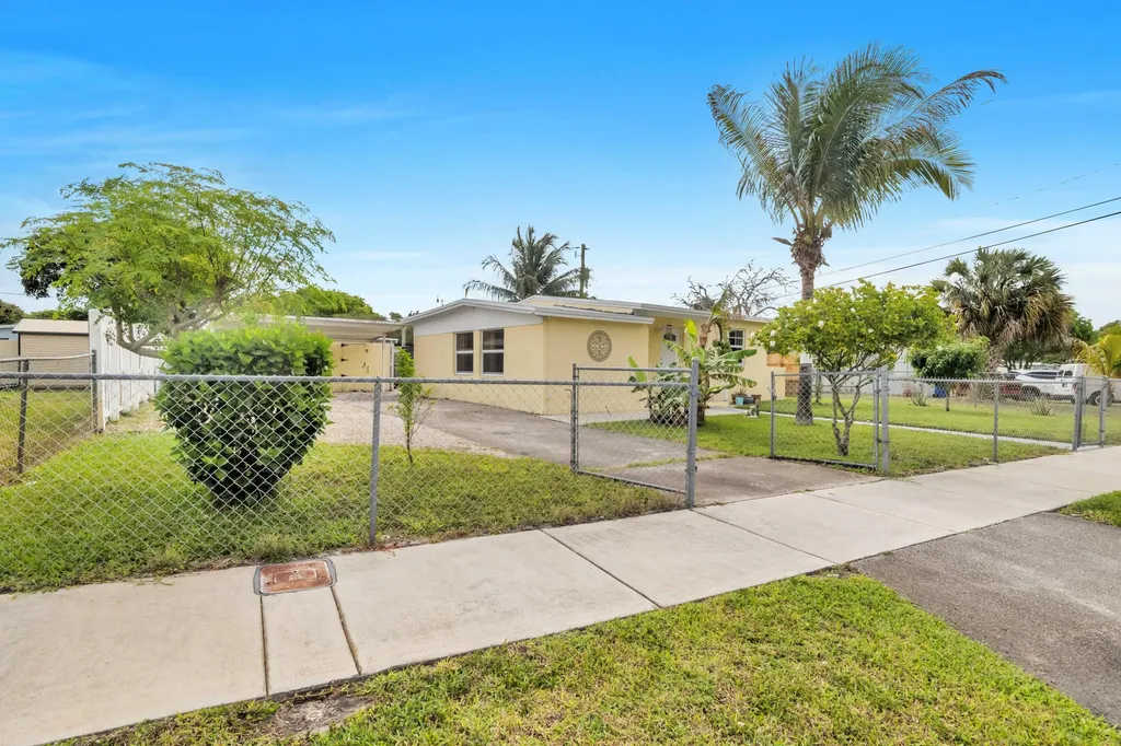 5178 NE 15th Terrace Pompano Beach FL 33064