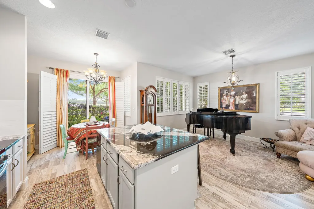 520 Tomahawk Court Palm Beach Gardens FL 33410