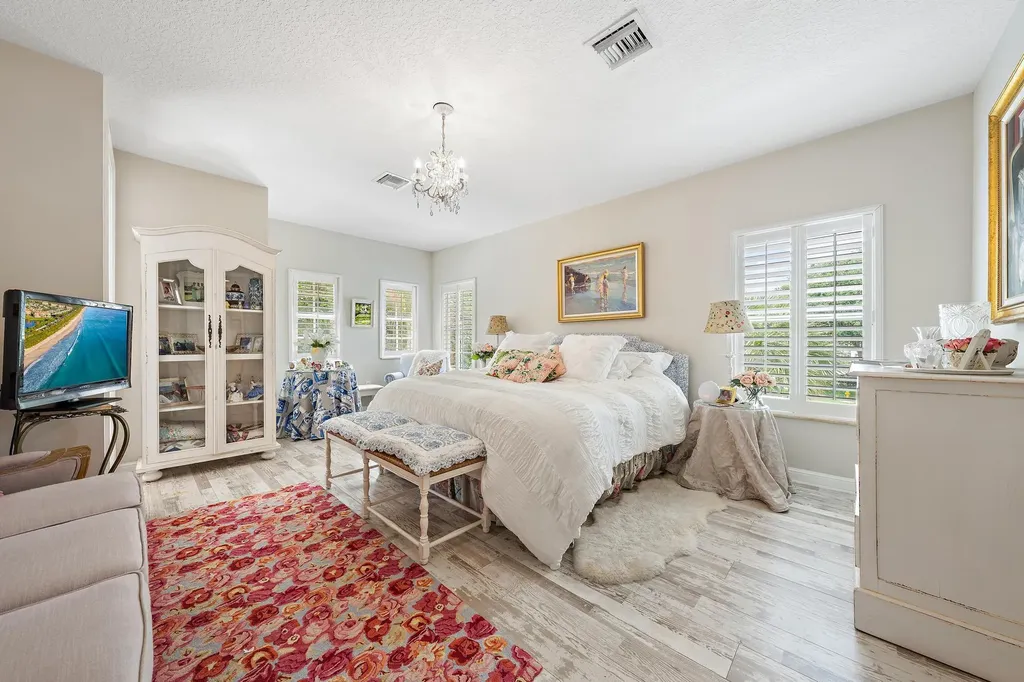 520 Tomahawk Court Palm Beach Gardens FL 33410