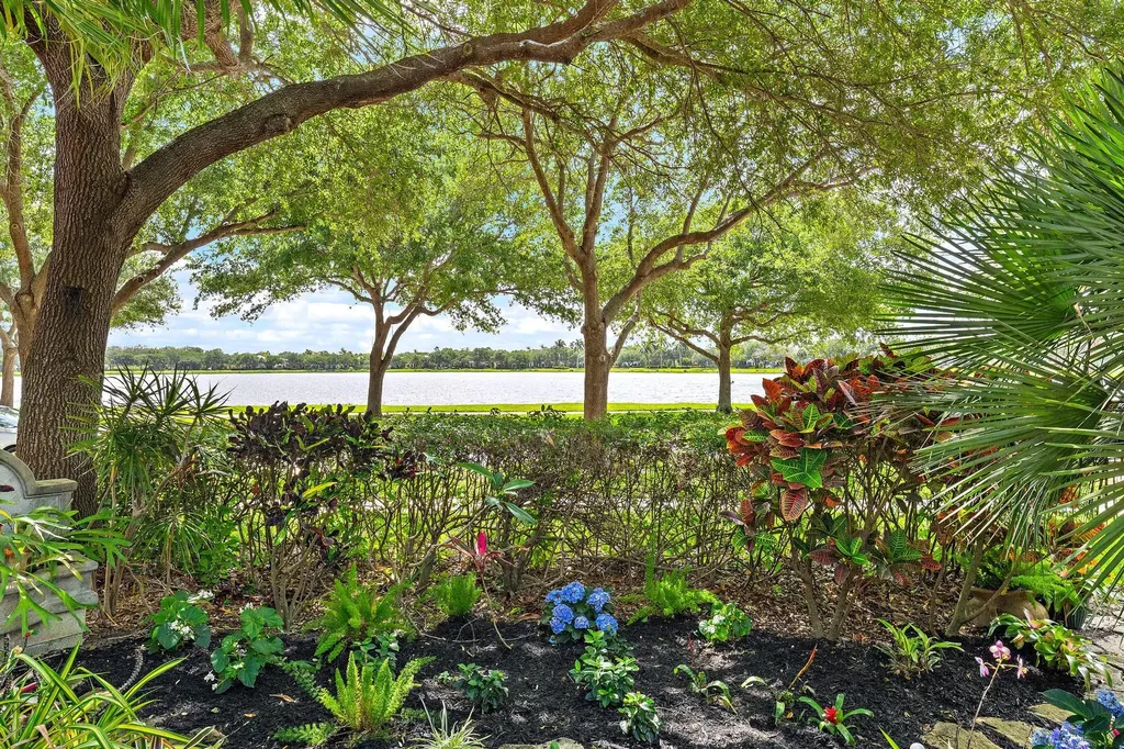520 Tomahawk Court Palm Beach Gardens FL 33410