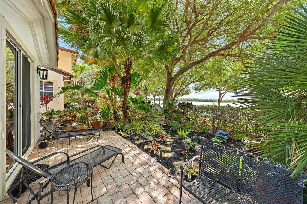520 Tomahawk Court Palm Beach Gardens FL 33410
