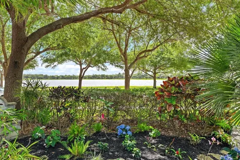 520 Tomahawk Court Palm Beach Gardens FL 33410